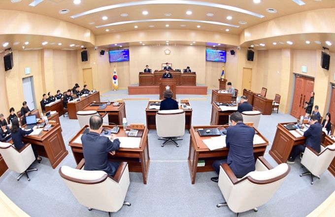 청송군의회, 제286회 임시회 및 의원간담회 개최